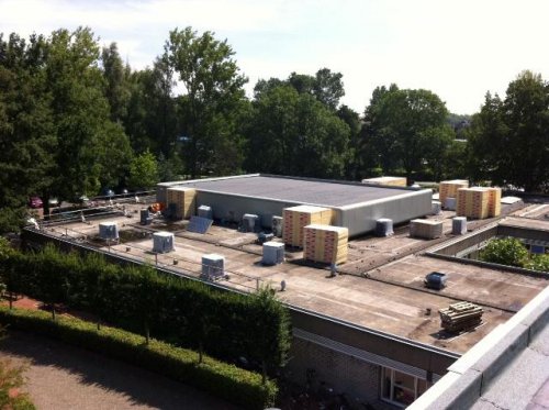 hg 22-7 2 voortgang dakrenovatie van het hoofdgebouw loopt voorspoedig